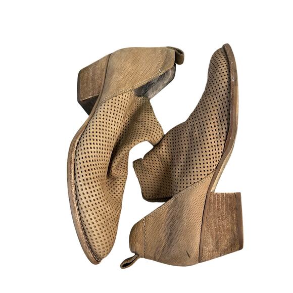 DOLCE VITA Women's Sonya Perforated Split Shaft Bootie Size 7 In Brown - Picture 3 of 8